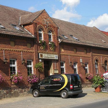 Werners Landgasthaus Lieskau Экстерьер фото