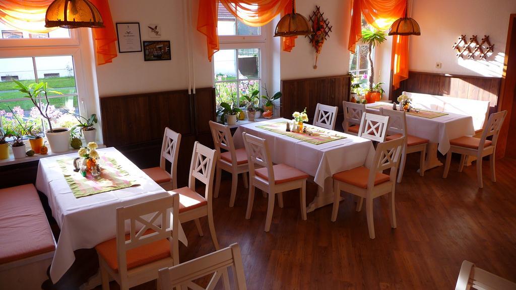Werners Landgasthaus Lieskau Экстерьер фото
