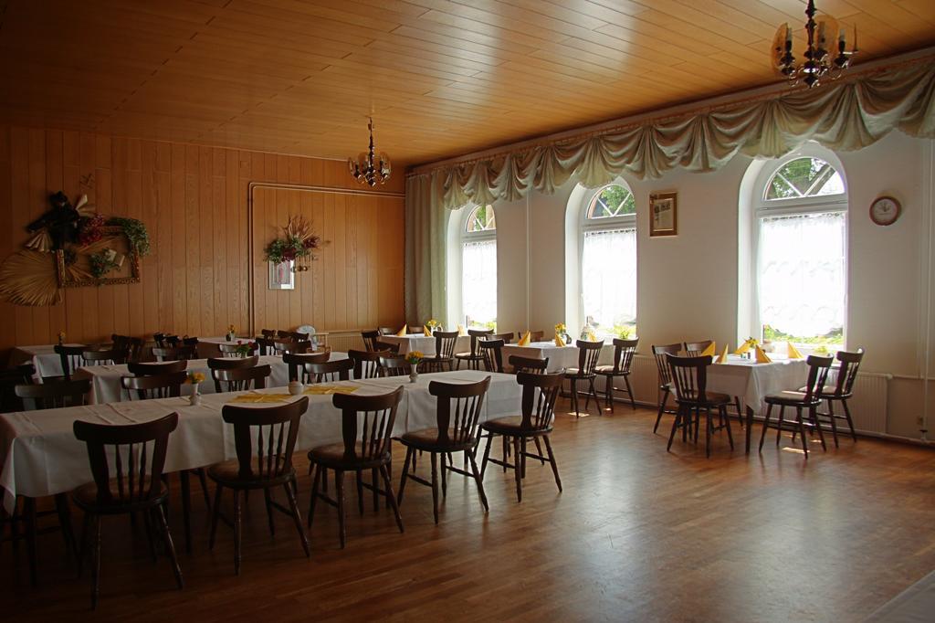 Werners Landgasthaus Lieskau Экстерьер фото